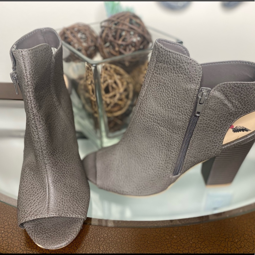Cute peep-toe bootie!